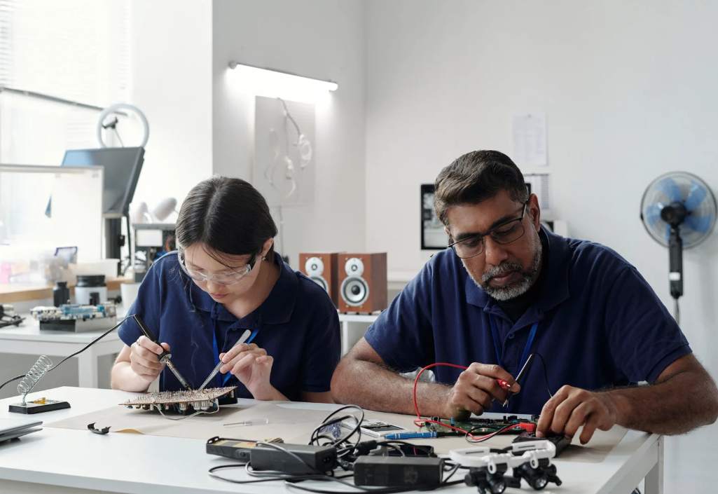 Precision Engineering Applications of PZT Tubes